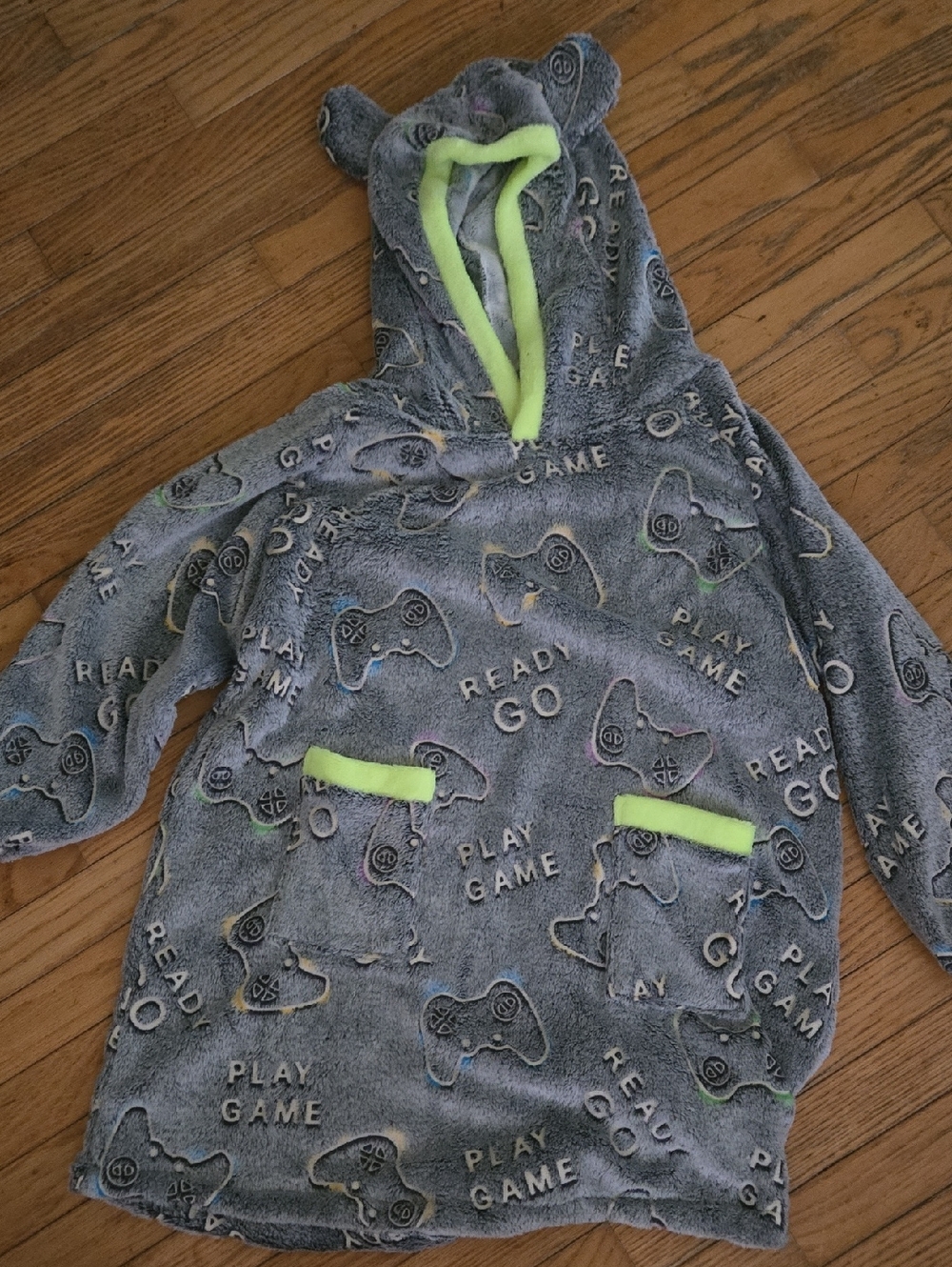 Cozy Grey Gamer Hooded Plush Pullover with Neon Trim